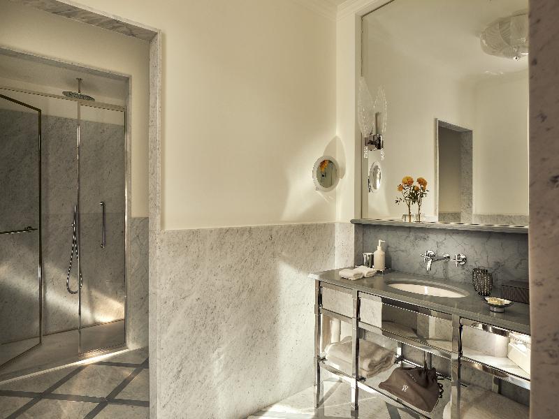 The Carlton, Milan image