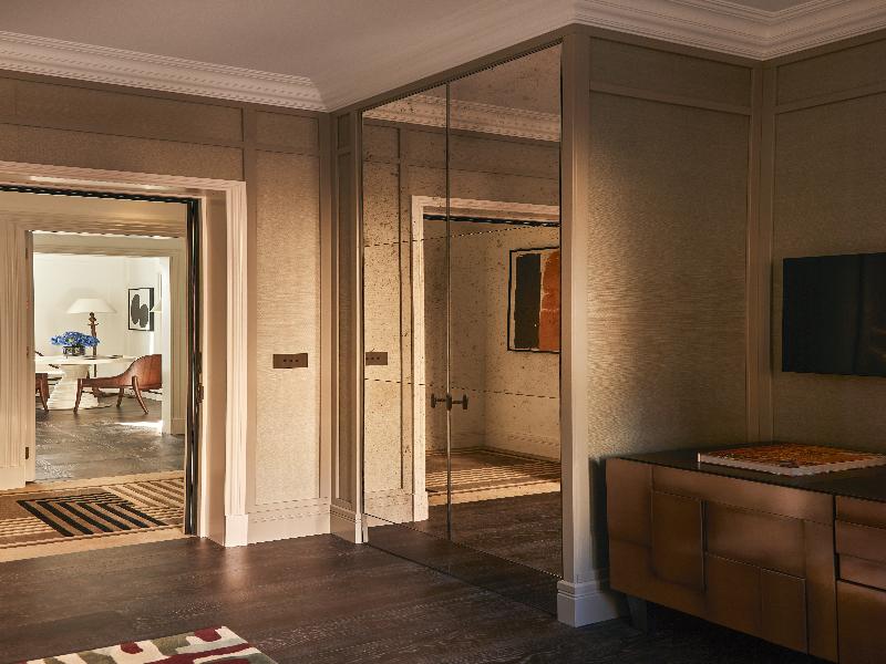 The Carlton, Milan image