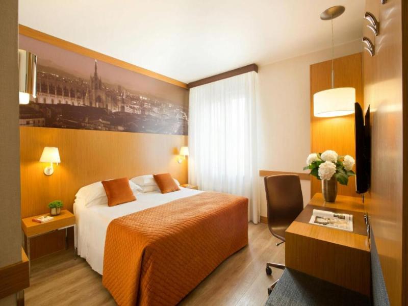 Starhotels Tourist image