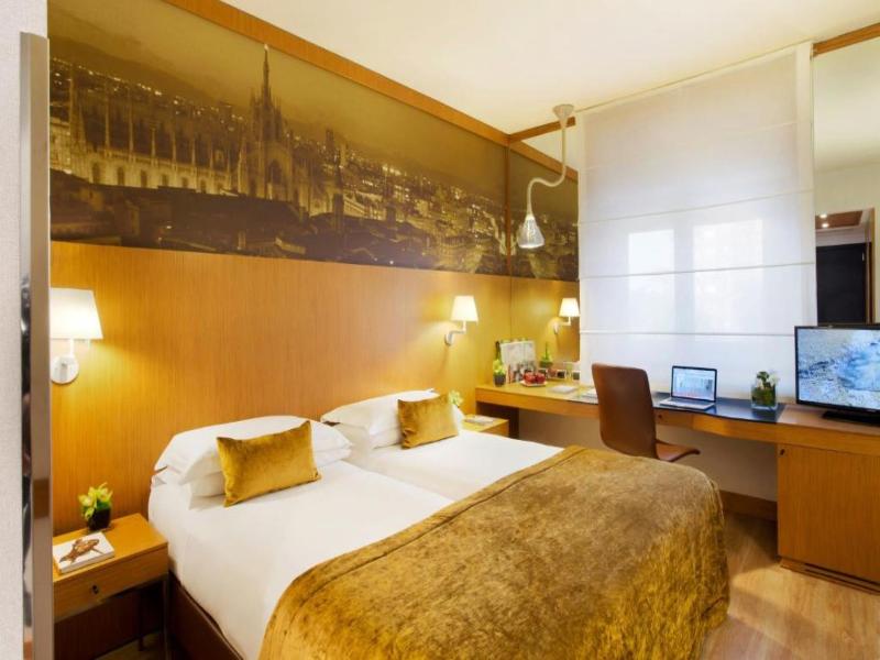 Starhotels Tourist image