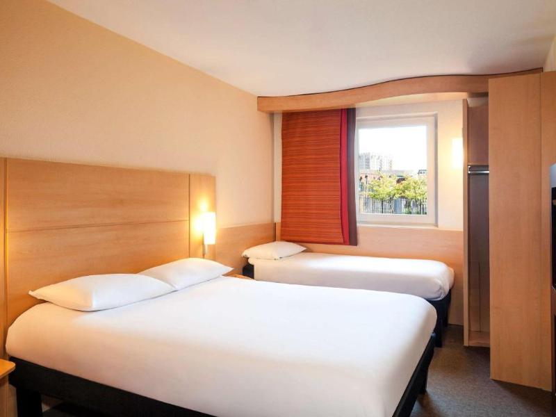 Ibis Milano Centro image