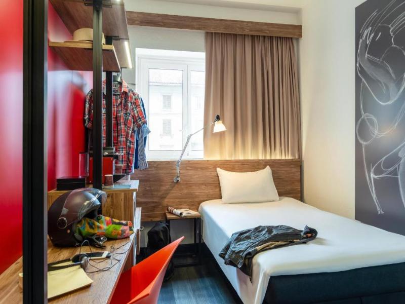 Ibis Milano Centro image