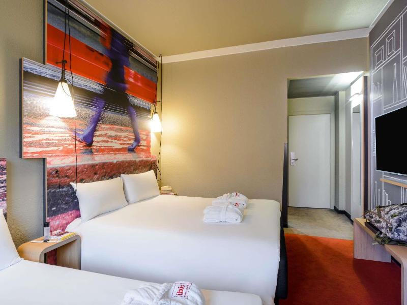 Ibis Milano Centro image