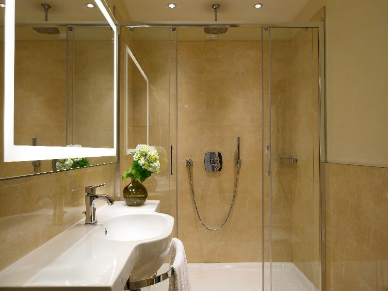 UNA HOTELS Century Milano image