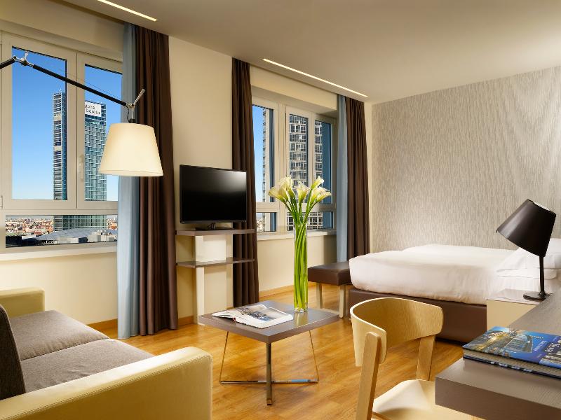 UNA HOTELS Century Milano image