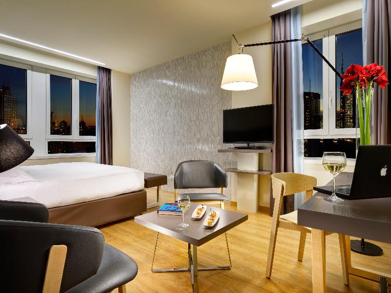 UNA HOTELS Century Milano image