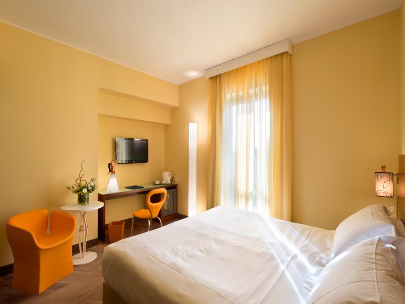UNA HOTELS Mediterraneo Milano image