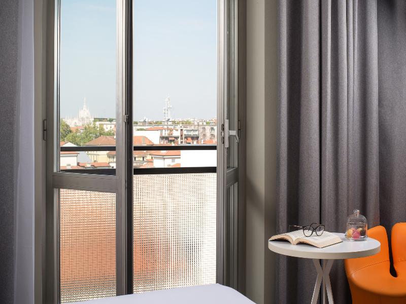 UNA HOTELS Mediterraneo Milano image