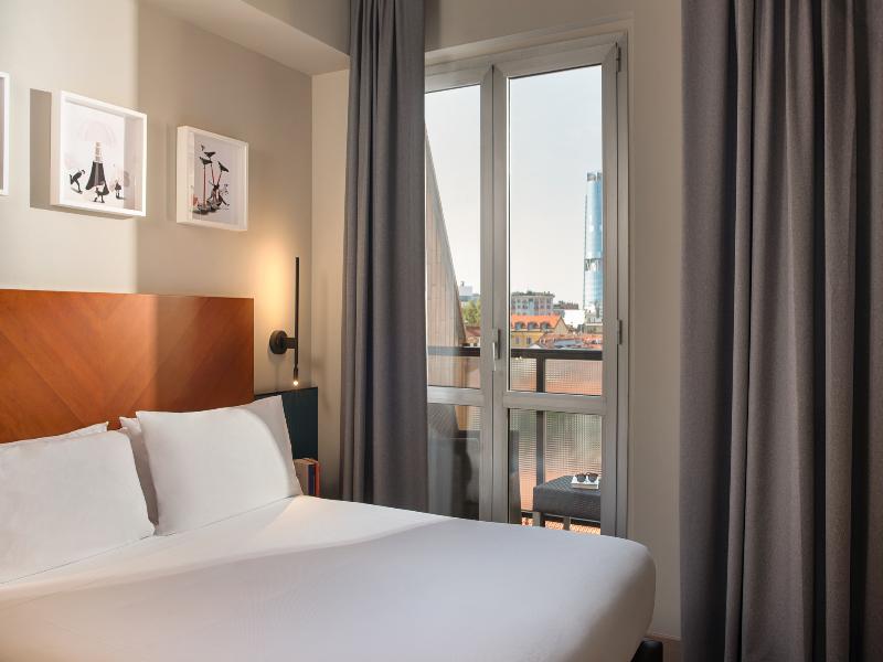 UNA HOTELS Mediterraneo Milano image