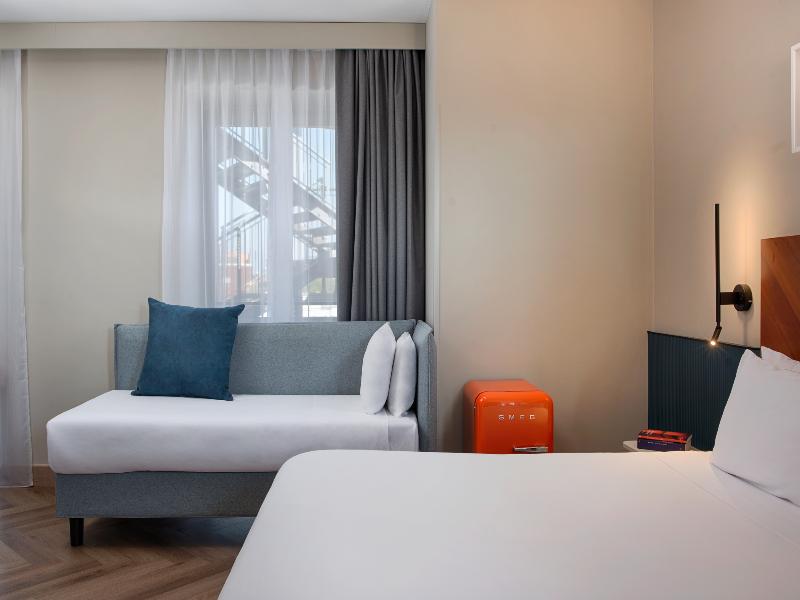 UNA HOTELS Mediterraneo Milano image