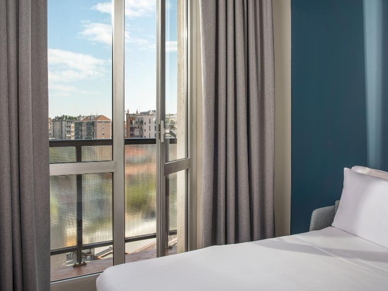 UNA HOTELS Mediterraneo Milano image