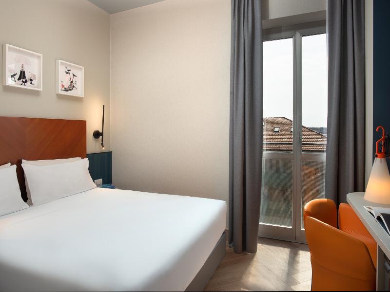 UNA HOTELS Mediterraneo Milano image