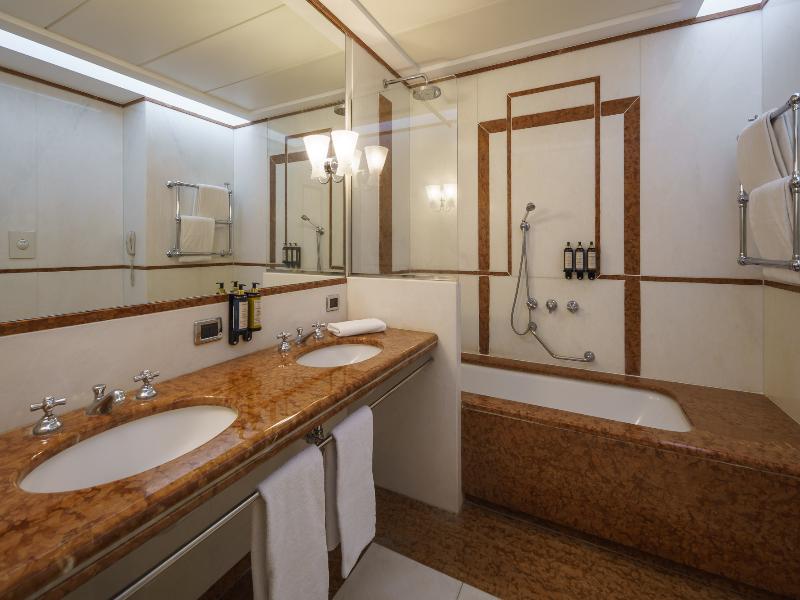 Eurostars Hotel Excelsior image