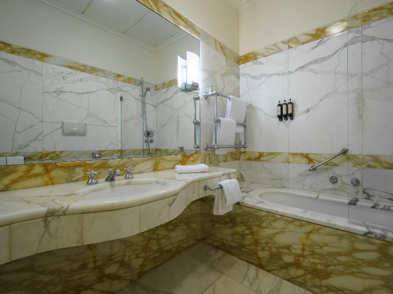 Eurostars Hotel Excelsior image