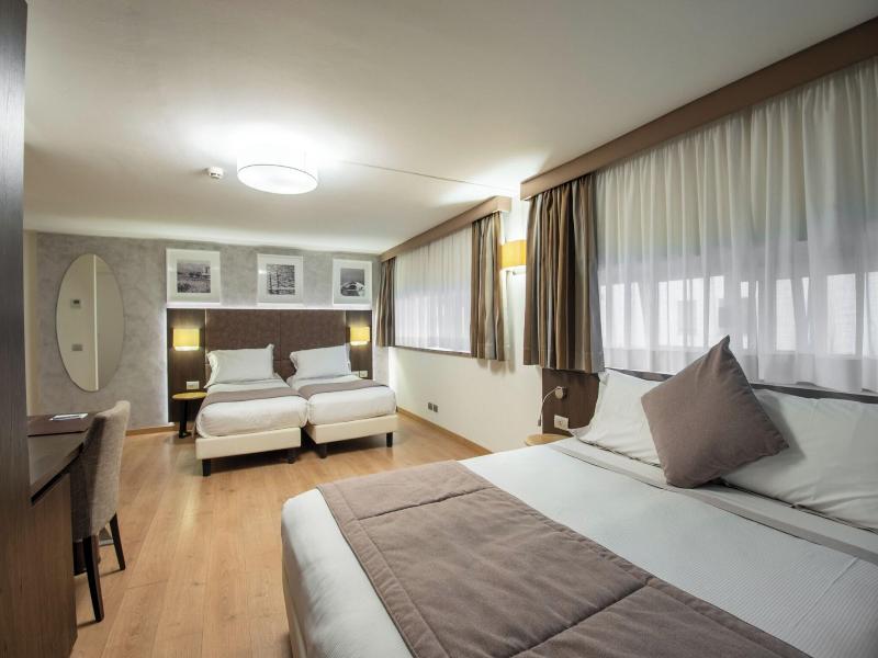 Hotel Como image
