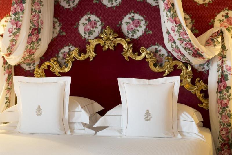 Villa Cora image