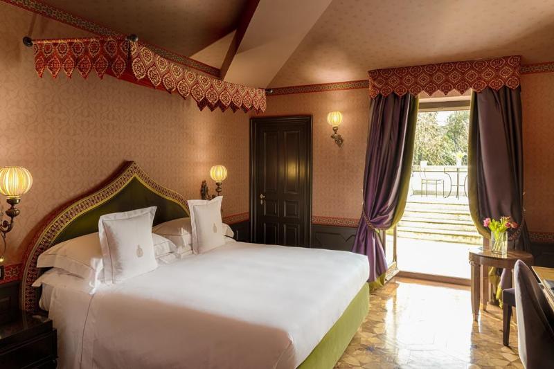 Villa Cora image