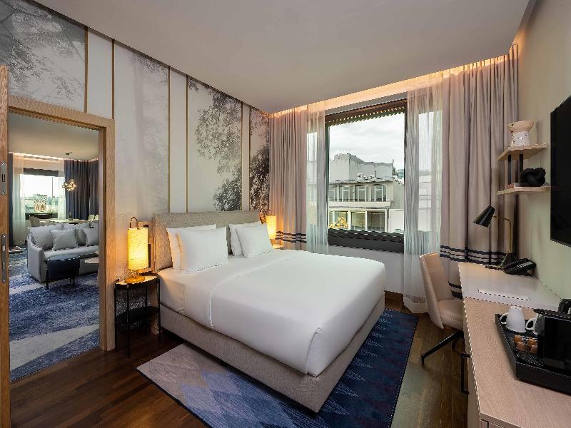 DoubleTree by Hilton Berlin Ku'damm image