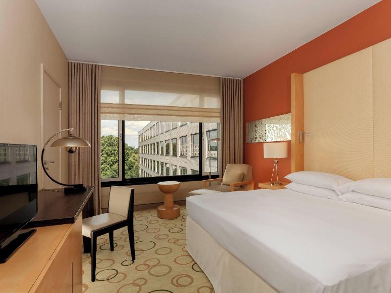 Sheraton Berlin Grand Hotel Esplanade image