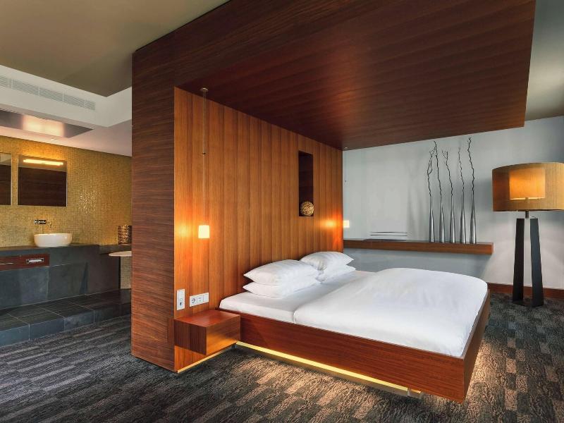 Sheraton Berlin Grand Hotel Esplanade image