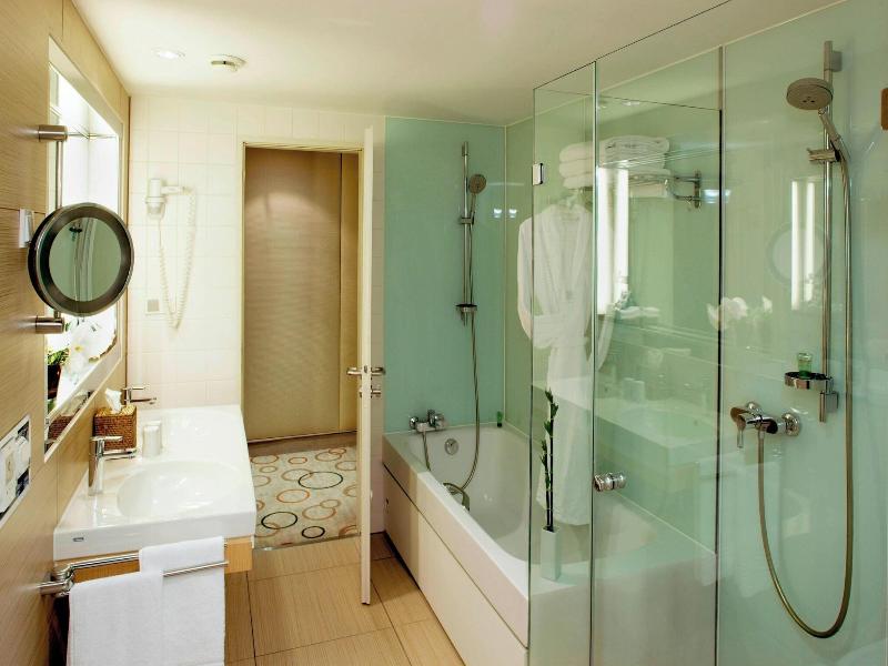 Sheraton Berlin Grand Hotel Esplanade image