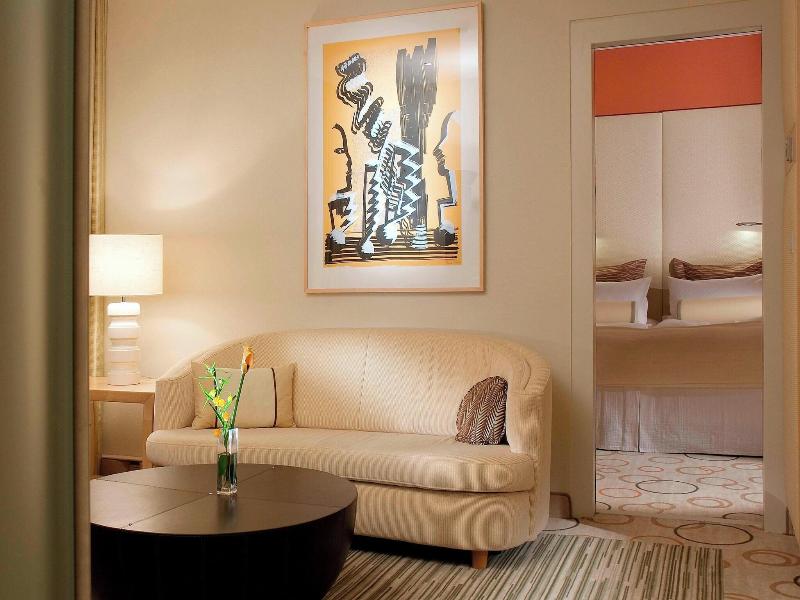 Sheraton Berlin Grand Hotel Esplanade image