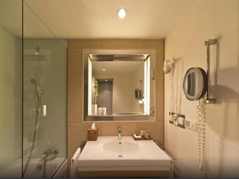 Sheraton Berlin Grand Hotel Esplanade image