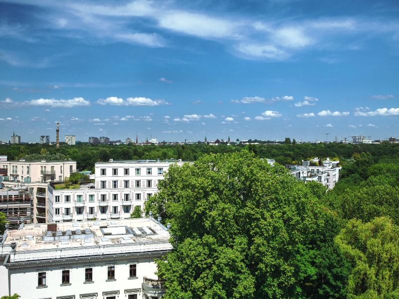 Sheraton Berlin Grand Hotel Esplanade image
