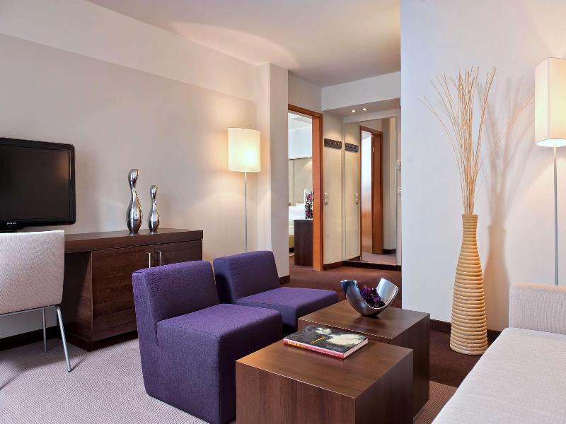 Estrel Hotel Berlin image