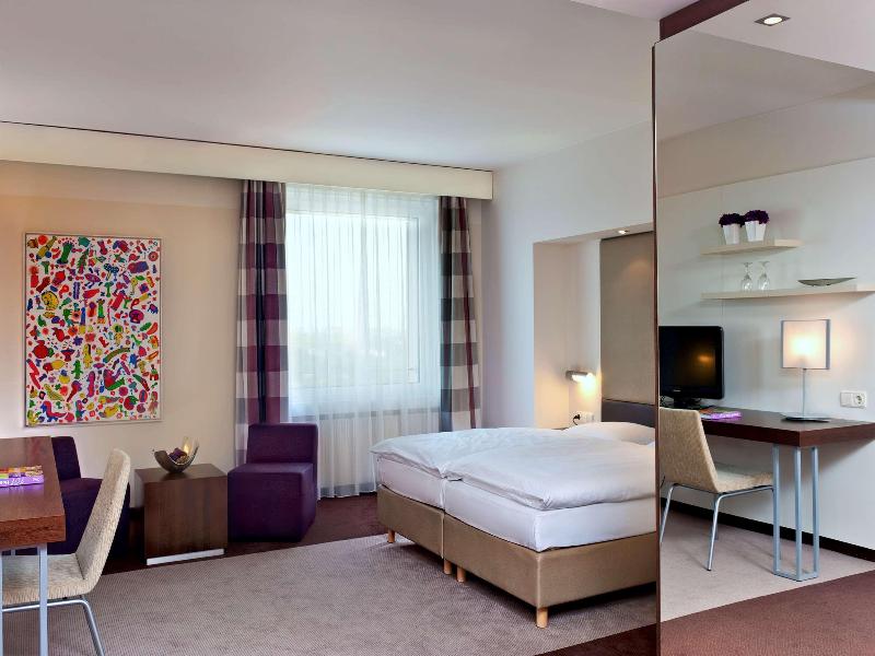 Estrel Hotel Berlin image