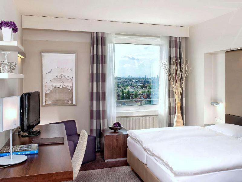Estrel Hotel Berlin image
