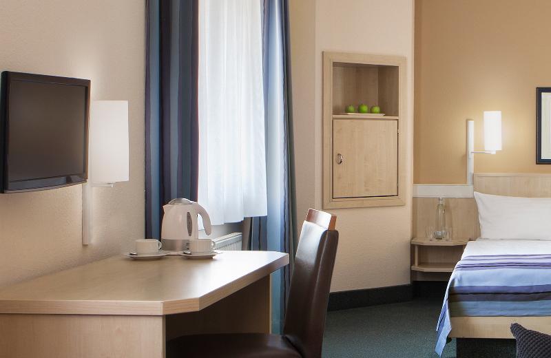 Hotel Magdeburg City Center by Leonardo Hotels image