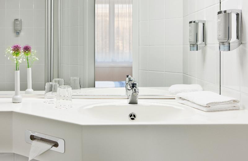 Hotel Magdeburg City Center by Leonardo Hotels image