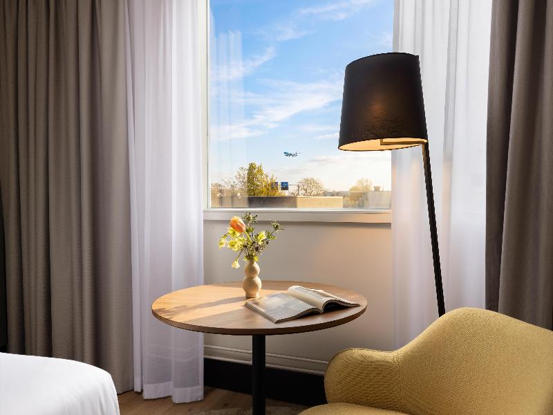 NH Amsterdam Schiphol Airport image