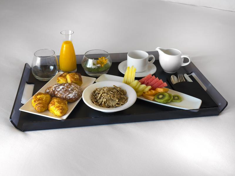NH Amsterdam Schiphol Airport image