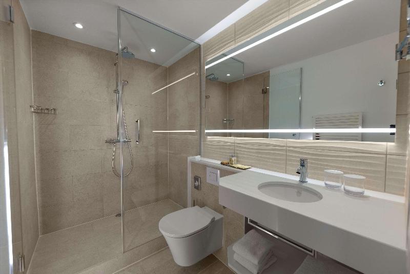 DoubleTree by Hilton Hannover Schweizerhof image