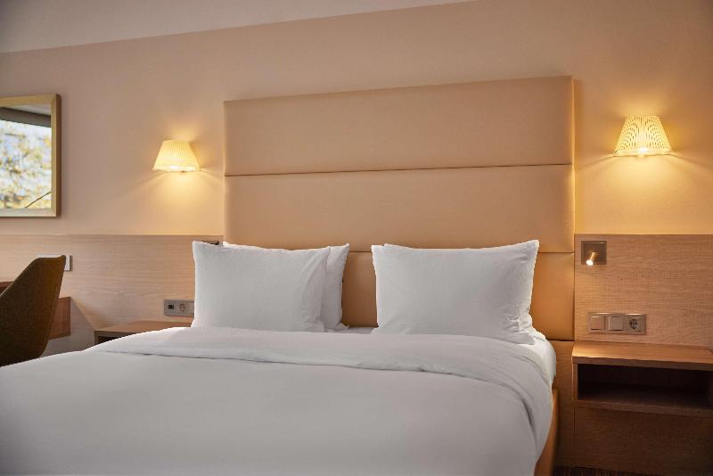 DoubleTree by Hilton Hannover Schweizerhof image