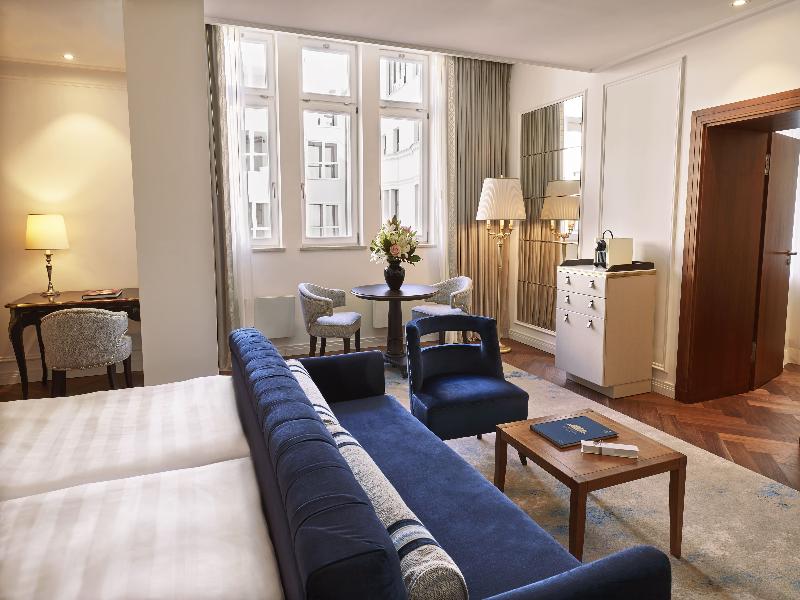 Hotel Vier Jahreszeiten Kempinski Munich image