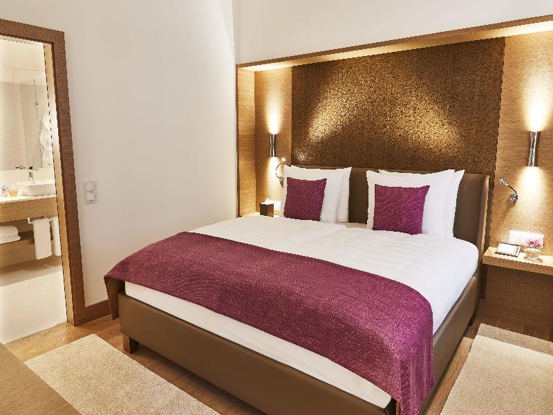 Hotel Vier Jahreszeiten Kempinski Munich image