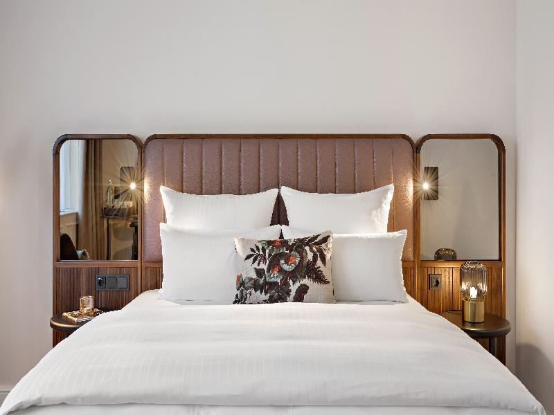 Hotel Bristol Berlin image