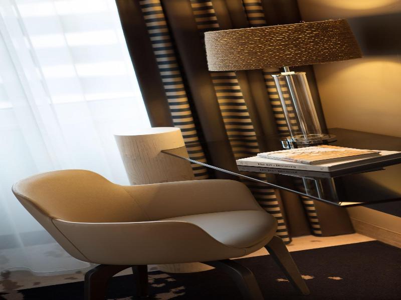 Renaissance Hamburg Hotel image