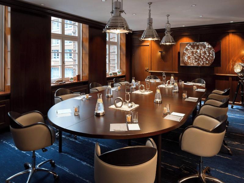 Renaissance Hamburg Hotel image