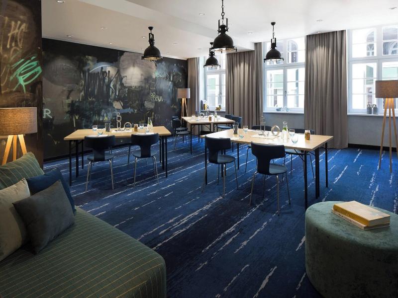 Renaissance Hamburg Hotel image
