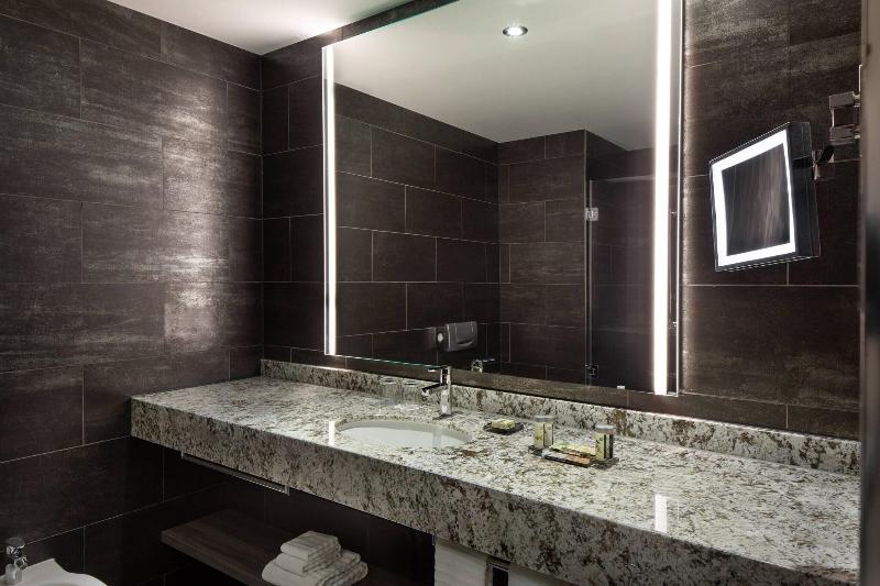 Renaissance Hamburg Hotel image