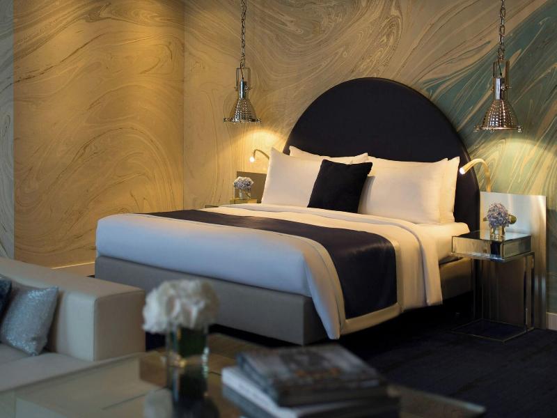 Renaissance Hamburg Hotel image