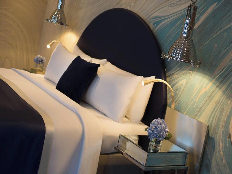 Renaissance Hamburg Hotel image