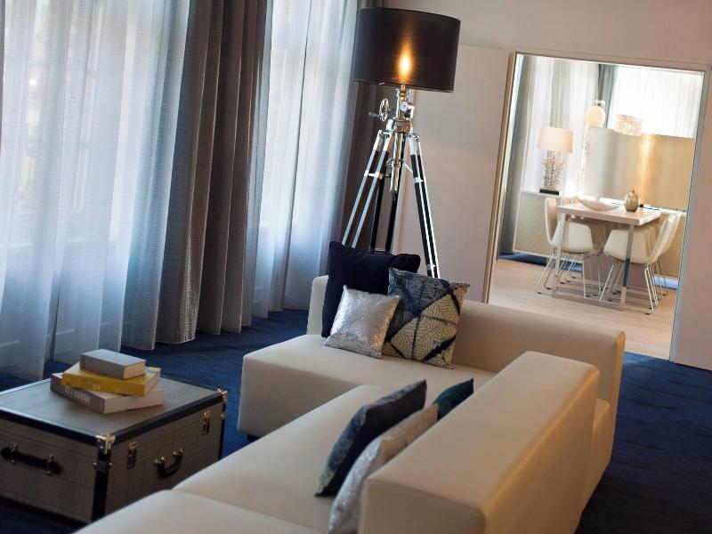 Renaissance Hamburg Hotel image