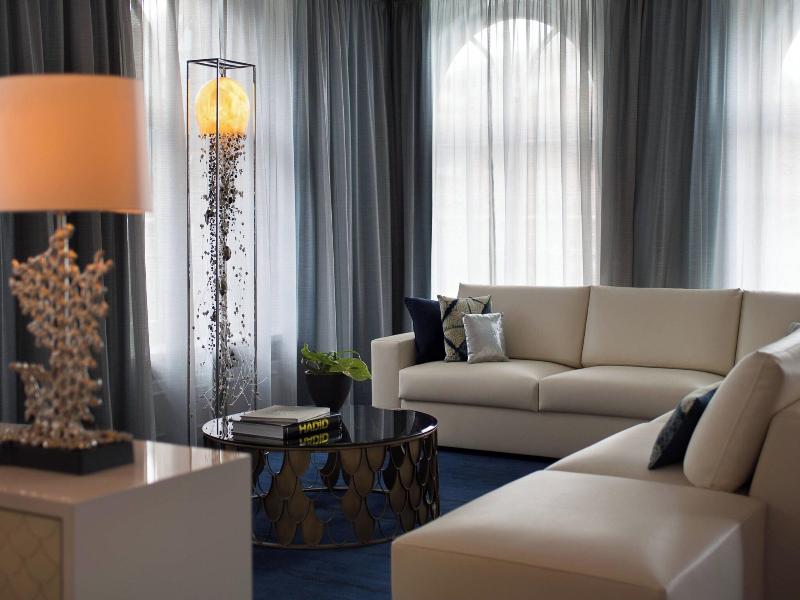 Renaissance Hamburg Hotel image