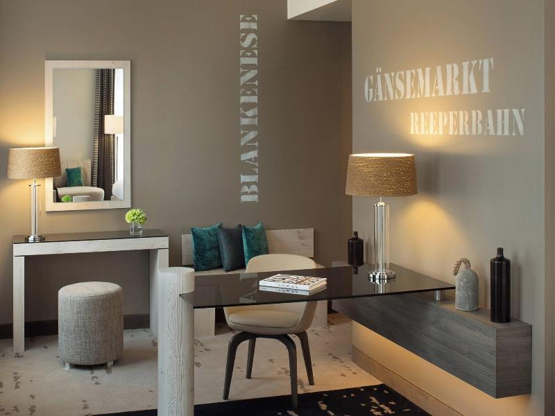 Renaissance Hamburg Hotel image