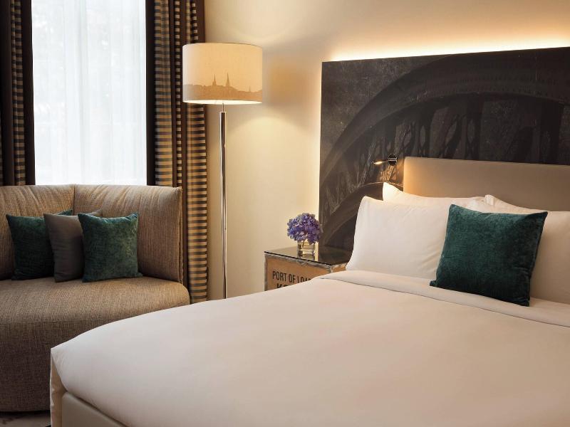 Renaissance Hamburg Hotel image